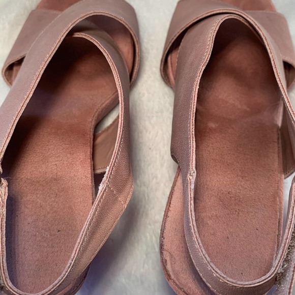 A2 by Aerosoles Women's Cherry Plush Wedge Sandal, size 7.5 - Picture 7 of 10